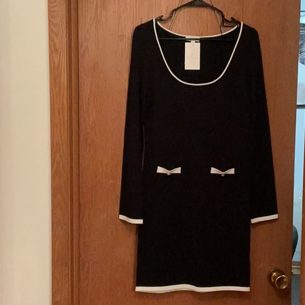Chic Black and White Long Sleeve Dress